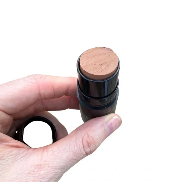 NUDESTIX Black Matte Bronzer Stick in Bondi Bae - Picture 2 of 6